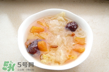 冬天可以吃銀耳湯嗎？銀耳適合什么季節(jié)吃？