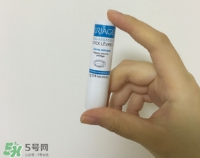 依泉和dhc唇膏哪個好？依泉唇膏和dhc唇膏哪個好？