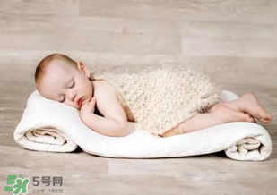 新生兒冬天可以吹空調(diào)嗎？嬰兒冬天可以吹空調(diào)嗎？