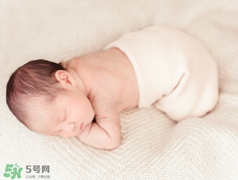 新生兒冬天可以吹空調(diào)嗎？嬰兒冬天可以吹空調(diào)嗎？