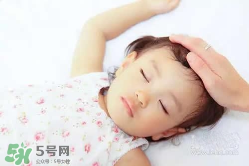 寶寶喜歡撞頭是怎么回事？寶寶喜歡撞頭怎么辦？