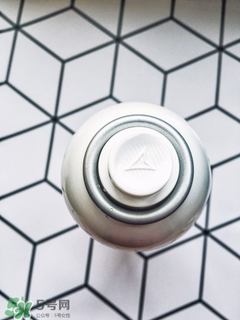 依泉和雅漾哪個好？依泉和雅漾噴霧哪個好？