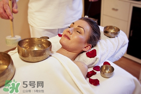 晚上開燈睡覺好嗎?晚上開燈睡覺的危害 晚上開燈睡覺好嗎?晚上開燈睡覺的危害