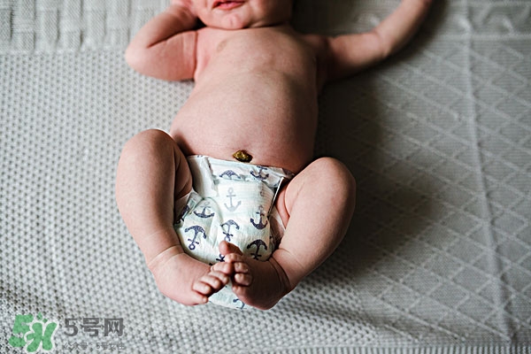 寶寶肚臍凸起是什么原因?寶寶肚臍凸出來怎么辦? 寶寶肚臍凸起是什么原因?寶寶肚臍凸出來怎么辦?