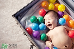 寶寶肚臍凸起是什么原因?寶寶肚臍凸出來怎么辦? 寶寶肚臍凸起是什么原因?寶寶肚臍凸出來怎么辦?