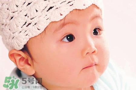 寶寶發(fā)燒怎么物理降溫？6種物理降溫方法最有效