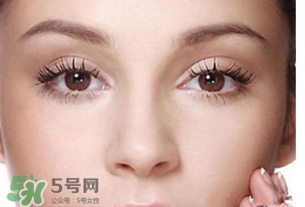 切眉后眼睛腫怎么辦？切眉后眼睛變形怎么回事怎么辦？