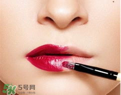 唇彩保質(zhì)期一般是多久？唇彩過期了還能用嗎？