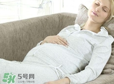 懷孕1個(gè)月肚子漲漲的是怎么回事? 懷孕1個(gè)月肚子漲漲的是怎么回事?