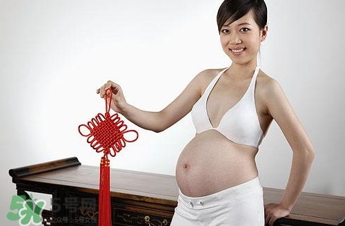 懷孕1個(gè)月肚子漲漲的是怎么回事? 懷孕1個(gè)月肚子漲漲的是怎么回事?