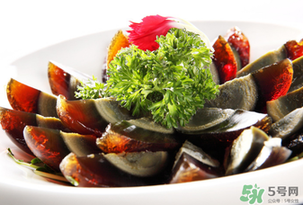 皮蛋有黑點(diǎn)能吃嗎？皮蛋有毒嗎？