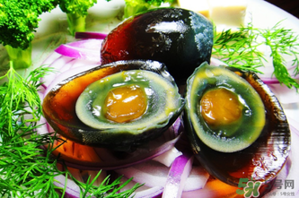 皮蛋有黑點(diǎn)能吃嗎？皮蛋有毒嗎？