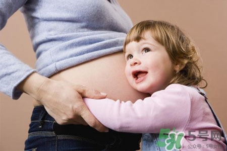 母乳和奶粉混合喂養(yǎng)好嗎？母乳和奶粉可以混在一起吃嗎？