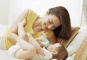 母乳和奶粉混合喂養(yǎng)好嗎？母乳和奶粉可以混在一起吃嗎？