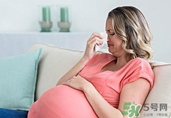 懷孕1個(gè)月發(fā)低燒是怎么回事?懷孕1個(gè)月發(fā)低燒正常嗎? 懷孕1個(gè)月發(fā)低燒是怎么回事?懷孕1個(gè)月發(fā)低燒正常嗎?