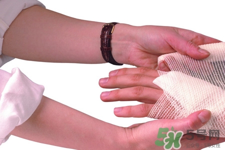 十滴水能治療凍瘡嗎？凍瘡可以涂十滴水嗎？