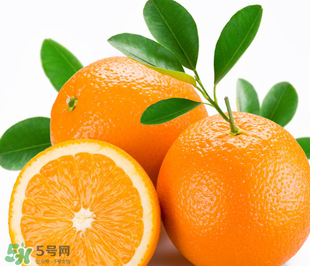 新鮮橙子皮可以泡水喝嗎？新鮮橙子皮的功效與作用