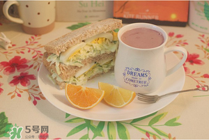 吃完橙子可以喝牛奶嗎？吃完橙子多久能喝牛奶？