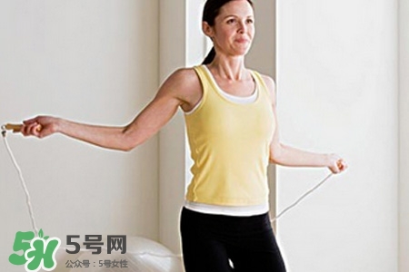 冬天跳繩可以減肥嗎？冬季跳繩瘦身的正確方法