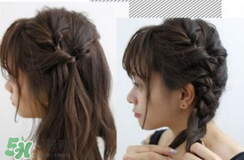 雙麻花辮的編法圖解_雙麻花辮怎么扎好看 雙麻花辮的編法圖解_雙麻花辮怎么扎好看