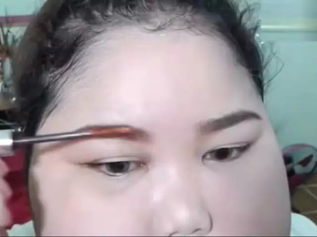 臉胖怎么化妝好看？臉大怎么化妝好看