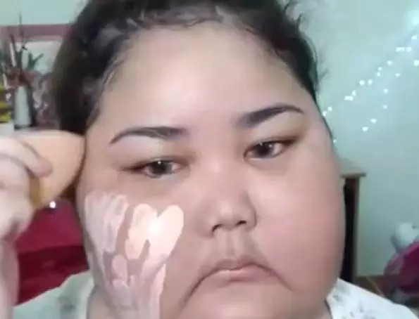 臉胖怎么化妝好看？臉大怎么化妝好看