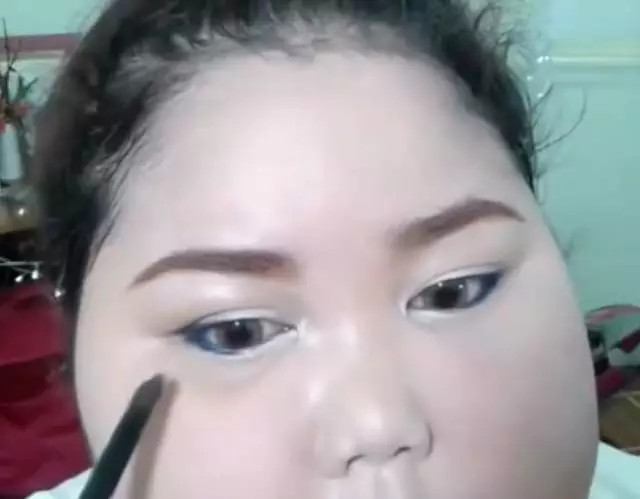 臉胖怎么化妝好看？臉大怎么化妝好看