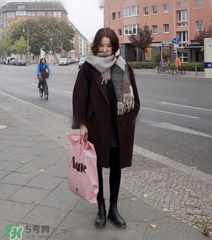 韓國(guó)女生冬天穿衣搭配圖片 逆齡的穿衣搭配技巧