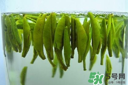 口含茶葉能治口臭嗎？口含茶葉有什么作用？