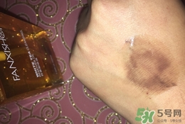 凡茜白茶卸妝油怎么用？凡茜卸妝油使用方法