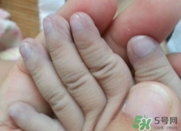 新生兒手指甲什么時(shí)候剪?新生兒手指甲怎么剪? 新生兒手指甲什么時(shí)候剪?新生兒手指甲怎么剪?