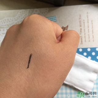 凡茜白茶卸妝油怎么用？凡茜卸妝油使用方法