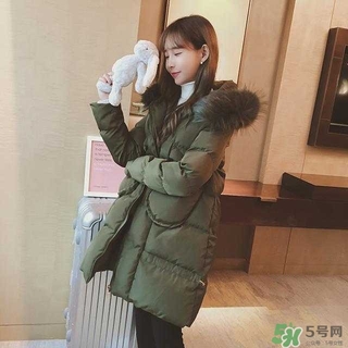 小個(gè)子女生適合穿什么羽絨服？個(gè)子矮的女生適合什么羽絨服