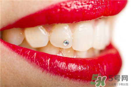 牙黃用什么顏色口紅?牙齒黃涂什么顏色口紅? 牙黃用什么顏色口紅?牙齒黃涂什么顏色口紅?