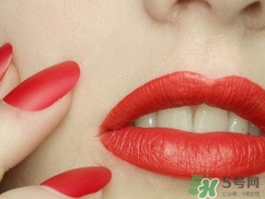 嘴唇干裂出血是什么原因?嘴唇干裂出血是怎么回事? 嘴唇干裂出血是什么原因?嘴唇干裂出血是怎么回事?