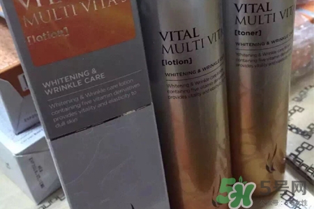 ahc維他命美白水乳怎么樣？ahc維他命美白水乳好用嗎？