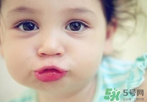 新生兒多少天眼睛能看見東西? 新生兒多少天眼睛能看見東西?