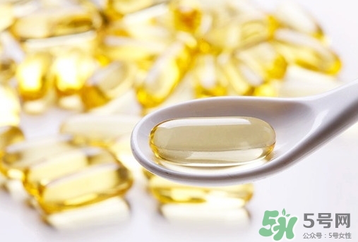 新生兒多少天吃魚肝油?新生兒什么時候吃魚肝油? 新生兒多少天吃魚肝油?新生兒什么時候吃魚肝油?