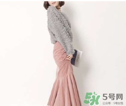 年會女生穿什么？女生年會穿衣搭配