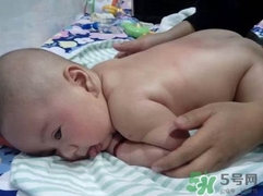 新生兒身上有青塊是怎么回事?是什么原因? 新生兒身上有青塊是怎么回事?是什么原因?