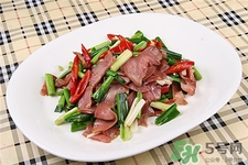 青蒜的營養(yǎng)價值 青蒜的功效與作用 青蒜的營養(yǎng)價值 青蒜的功效與作用