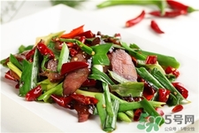 青蒜的營養(yǎng)價值 青蒜的功效與作用 青蒜的營養(yǎng)價值 青蒜的功效與作用