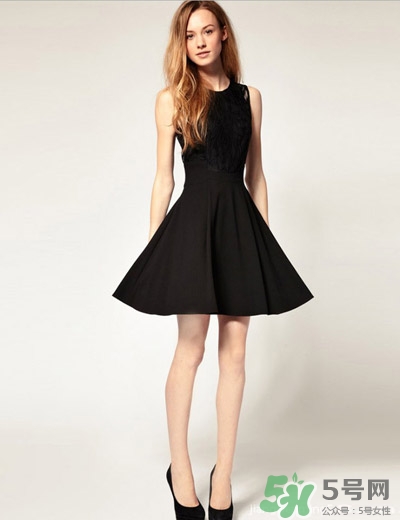 年會穿什么顏色的衣服？年會穿衣注意事項