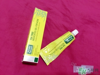 星期四茶樹精油和凝膠哪個好？星期四農(nóng)莊茶樹精油和凝膠對比