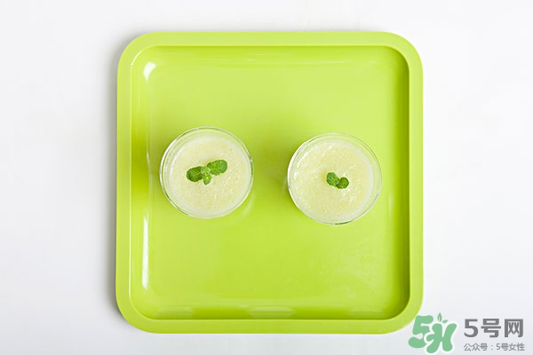 冬瓜汁可以生吃嗎?冬瓜汁的功效與作用 冬瓜汁可以生吃嗎?冬瓜汁的功效與作用