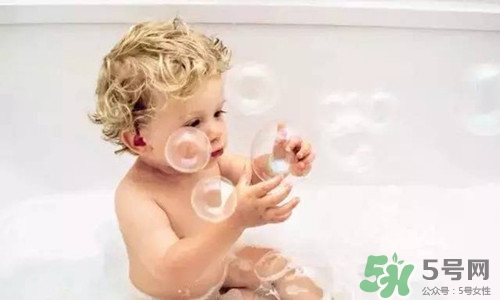 寶寶不小心吃了沐浴露怎么辦?會(huì)中毒嗎 寶寶不小心吃了沐浴露怎么辦?會(huì)中毒嗎