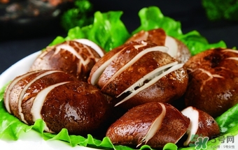 香菇顏色深好還是淺好？鮮香菇顏色越深越好嗎？