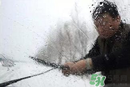 霧霾天怎么開車？霧霾天開車注意事項(xiàng)