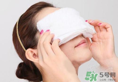 眼皮跳是冷敷還是熱敷？眼皮跳怎么辦？
