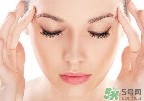 眼皮跳是冷敷還是熱敷？眼皮跳怎么辦？